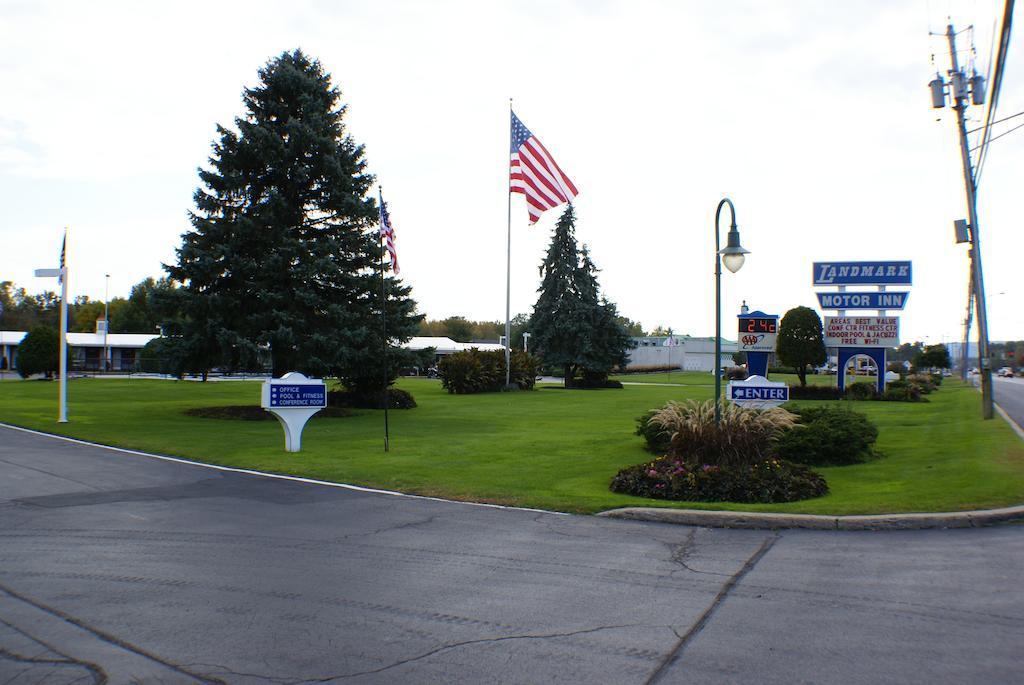 Landmark Motor Inn Glens Falls Exterior photo